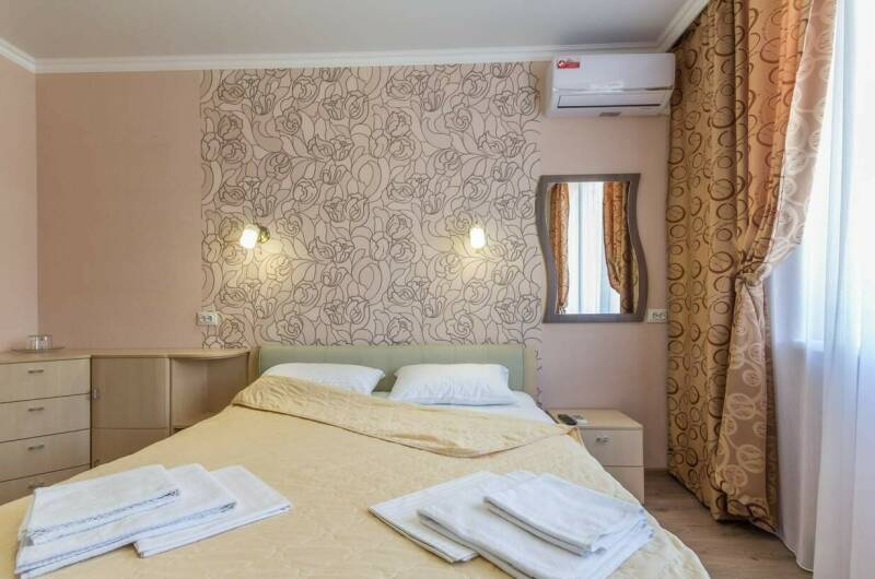 Двух комнатные «апартаменты», с балконом и кухней