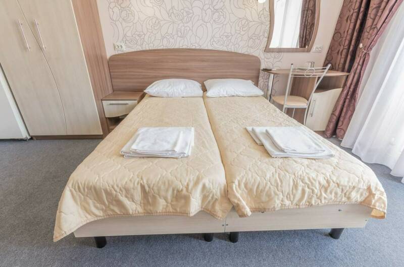 2х местная комната с двумя кроватями, с балконом