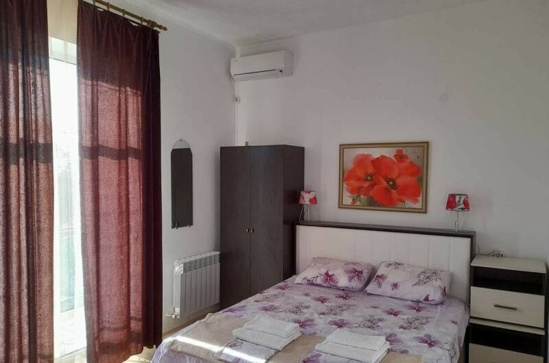 3-х местная комната с балконом