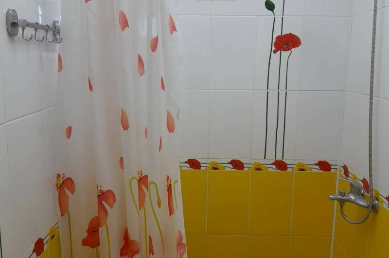 3-х местная комната с балконом