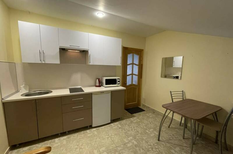 Двухкомнатный номер с кухней и балконом