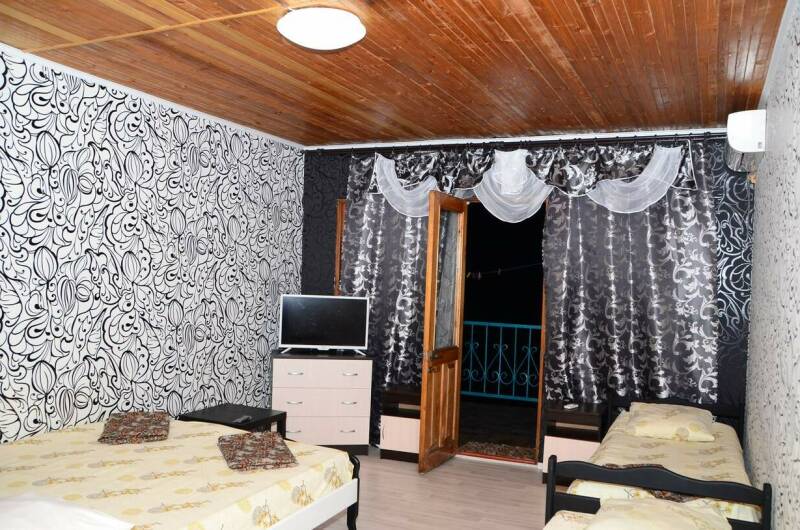 «Стандарт» 4-х местный с балконом № 7