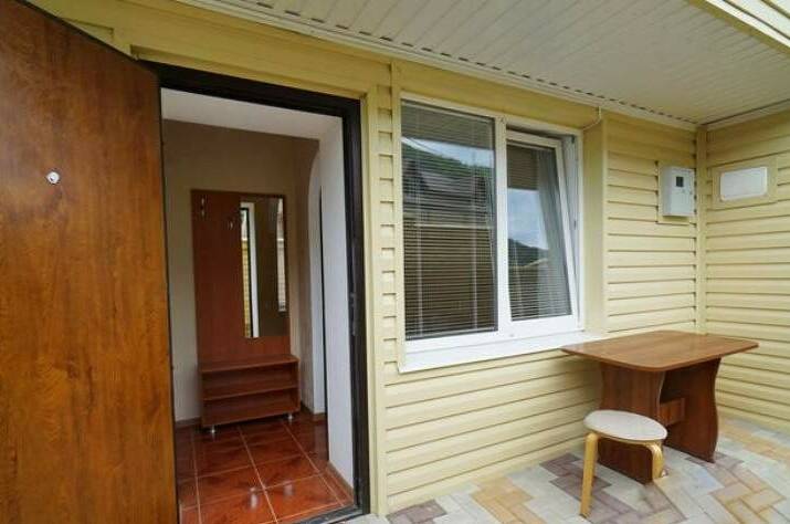 Номер «Семейный» с отдельным входом и мини кухней