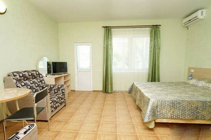 Номер «Комфорт» 4-х местный с лоджией