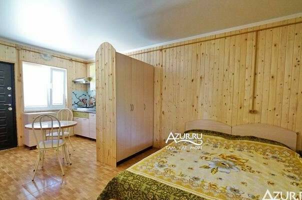 Изолированный трехместный номер с кухней