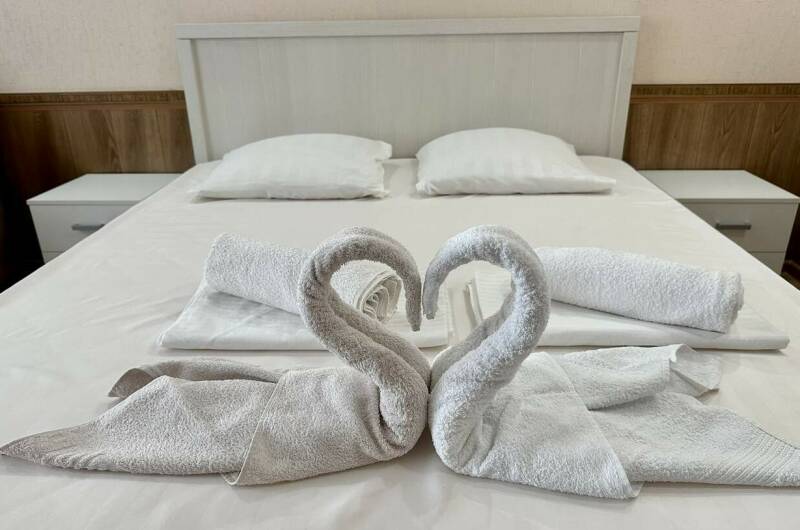 Двухкомнатный на 6 чел с отдельным входом и кухней