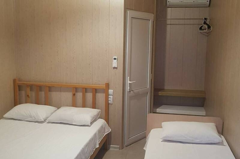 Однокомнатный 3-х местный домик с удобствами