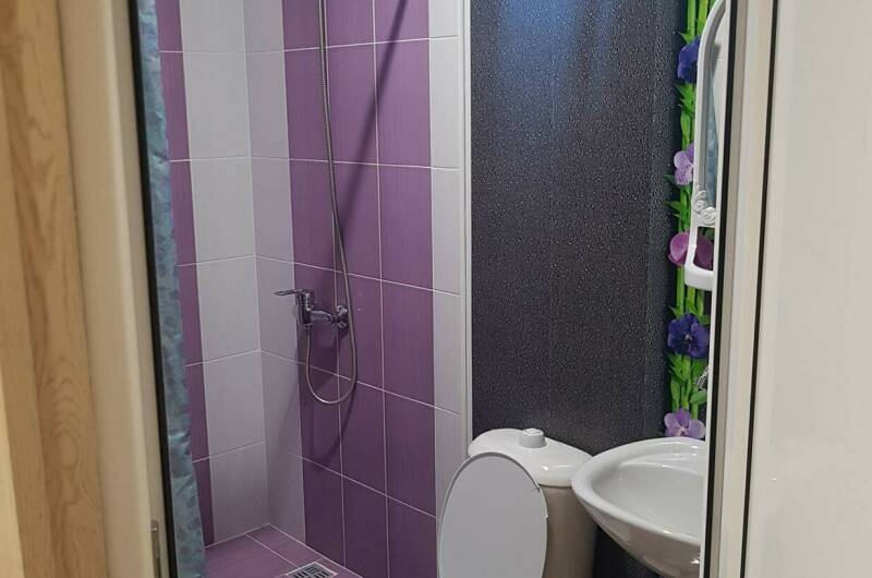 Однокомнатный 3-х местный домик с удобствами