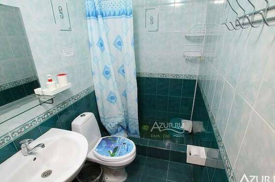 Трёхместный номер с удобствами