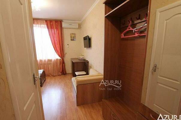 Трёхместный номер с удобствами