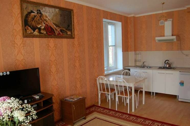 Апартаменты 2-х комнатные с кухней