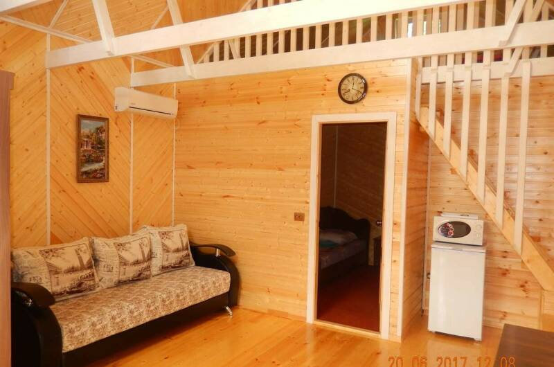 Деревянный коттетж- двухкомнатный, двухуровневый