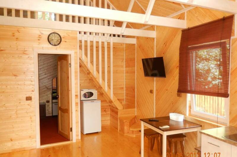 Деревянный коттетж- двухкомнатный, двухуровневый