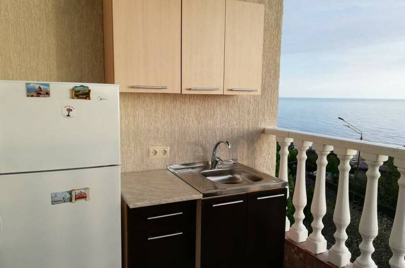 «Комфорт» с балконом и кухней на 3х