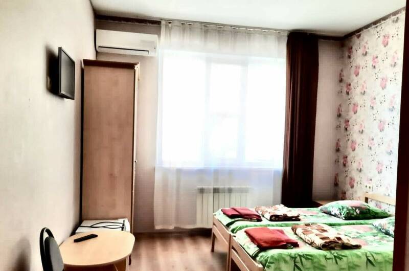 1. комната с тремя кроватями на 1 этаже