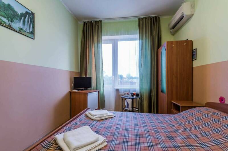 2-х мест. однокомн. помещ-е со всеми удоб. и балк