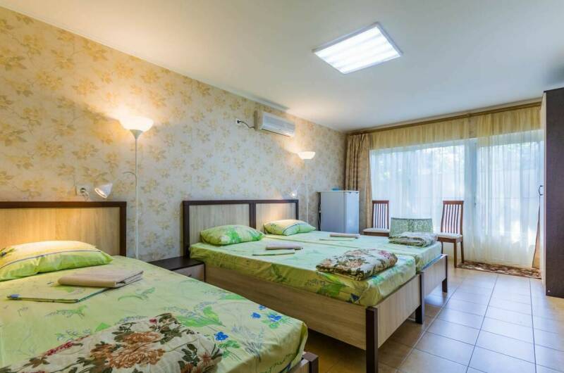 Трёхместный номер «Стандарт» 1 (с удобствами)