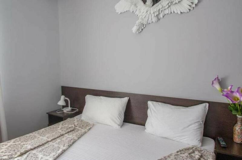 Апартаменты с кухней (спальная + гостиная)