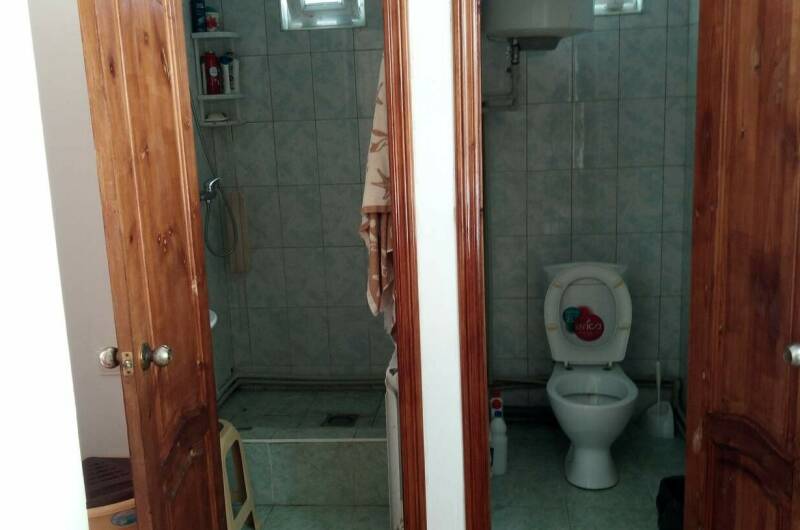 Трехместный номер с удобствами (кухня на этаже)