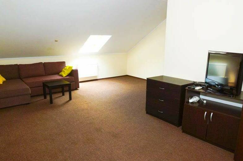 5-ти местная 3-х комнатная «Семейная мансарда»