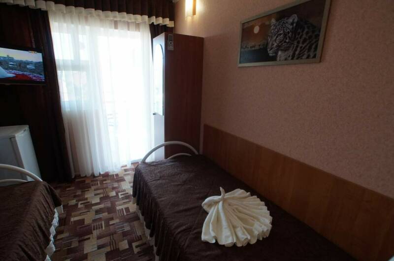 Двухместный с двуспальной кроватью и балконом