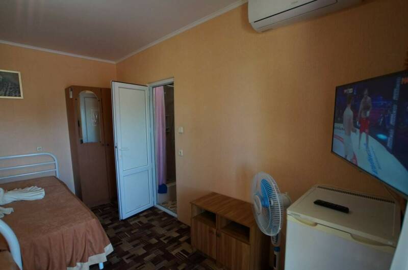 Трёхместный номер с балконом