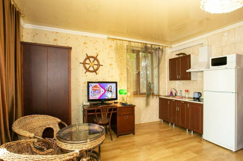 Каюта «Капитана» № 11 с кухней (+1 доп. место)