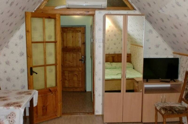 № 2 Трехместный номер на 2-м этаже