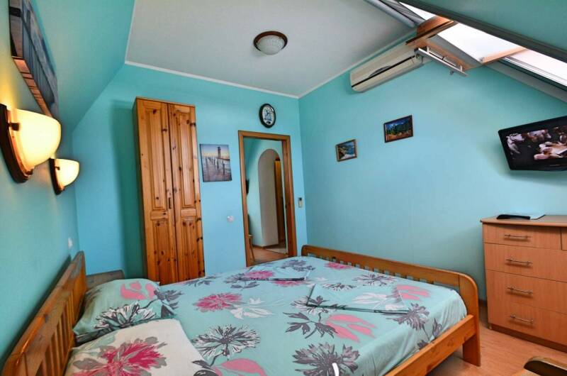 Классический трёхместный