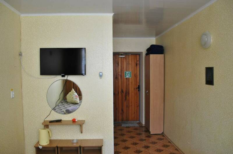 Трехместный номер (раздельные кровати, балкон)