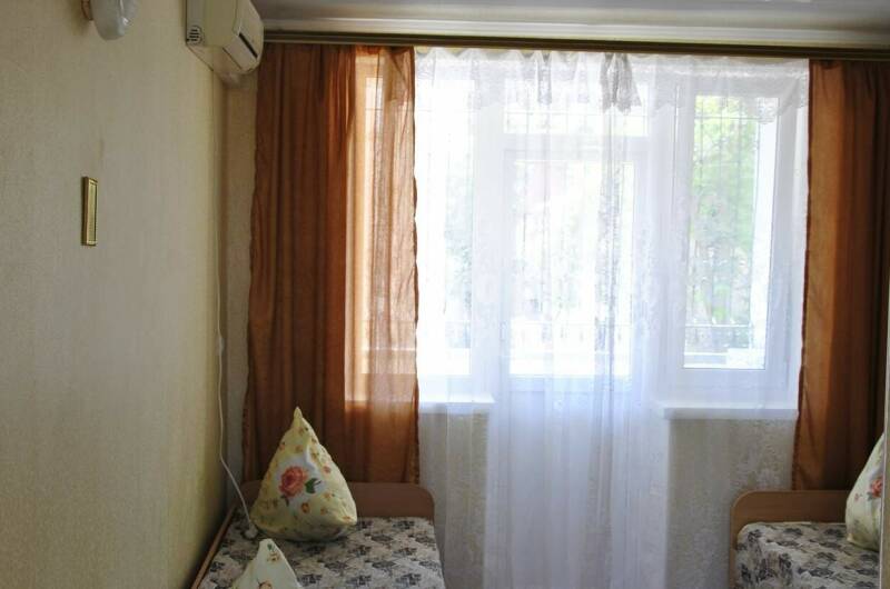 Трехместный номер (раздельные кровати, балкон)