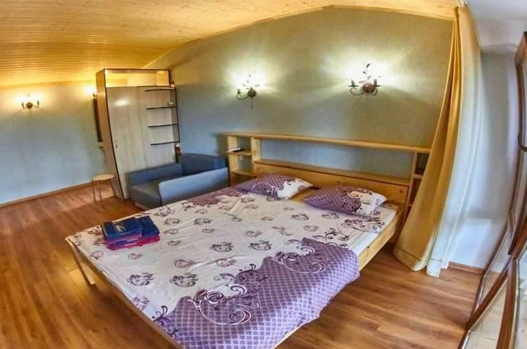 «Полулюкс»