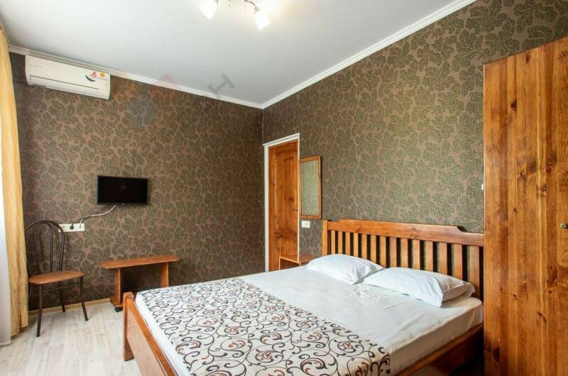 Комната для двух человек с удобствами и балконом