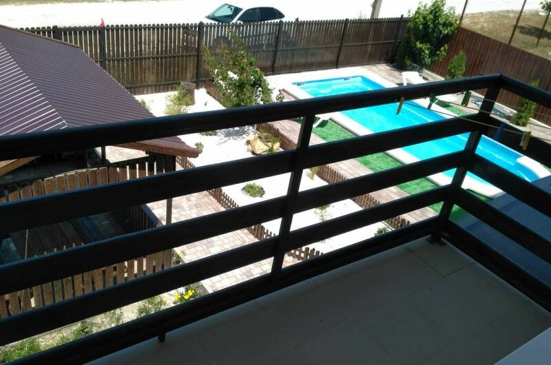 Комната для троих с балконом, удобства на этаже