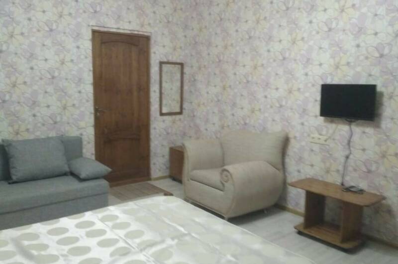 Комната для троих с удобствами и балконом 2 этаж