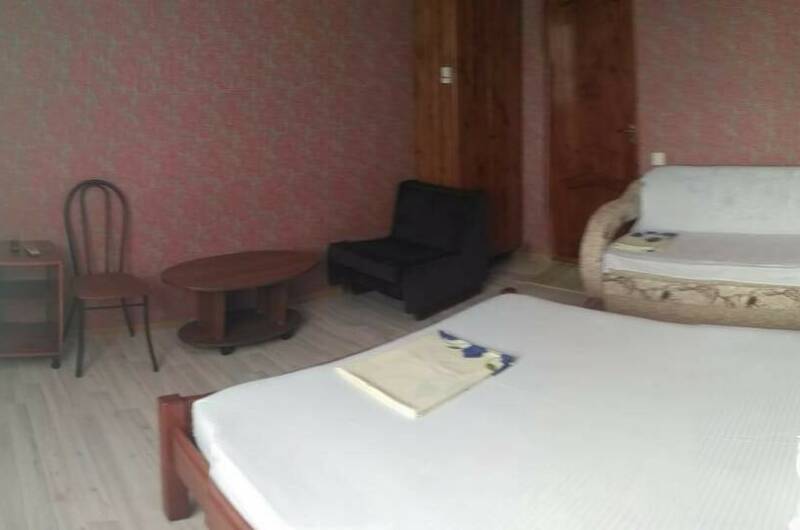 Комната для троих с удобствами и балконом 2 этаж