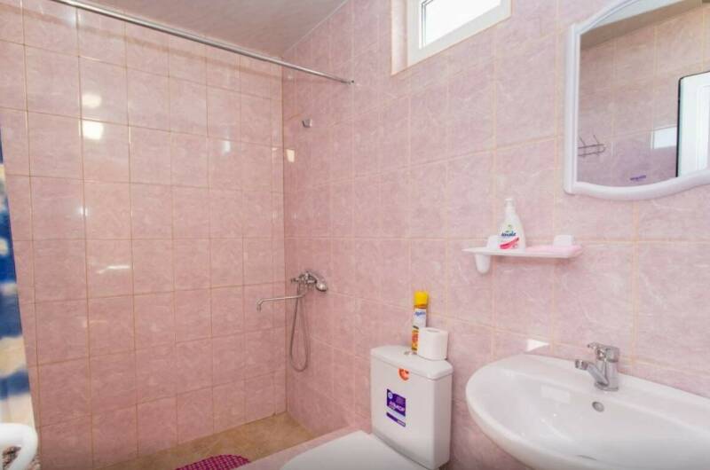 6. Комната на троих с тремя кроватями в экодомике