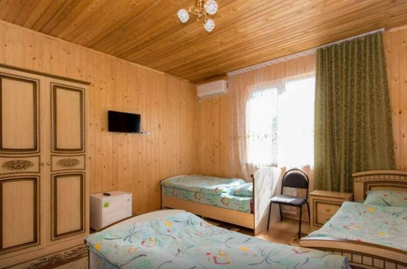 6. Комната на троих с тремя кроватями в экодомике