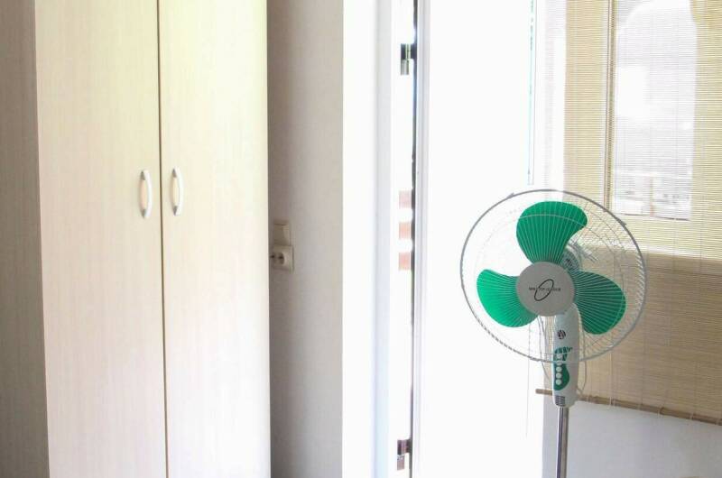 Трёхместный номер с вентилятором