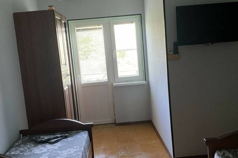 Трехместный