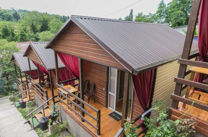 «Бунгало» рядом с морем с удобствами