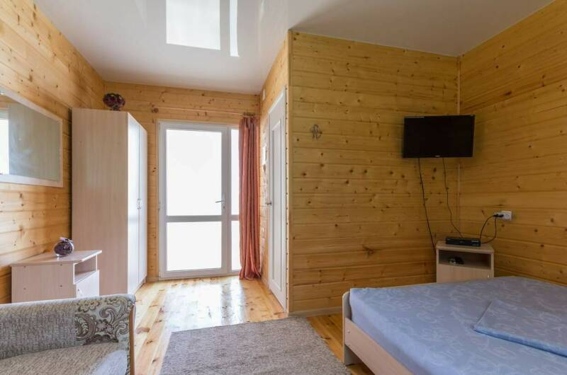 «Бунгало» рядом с морем с удобствами