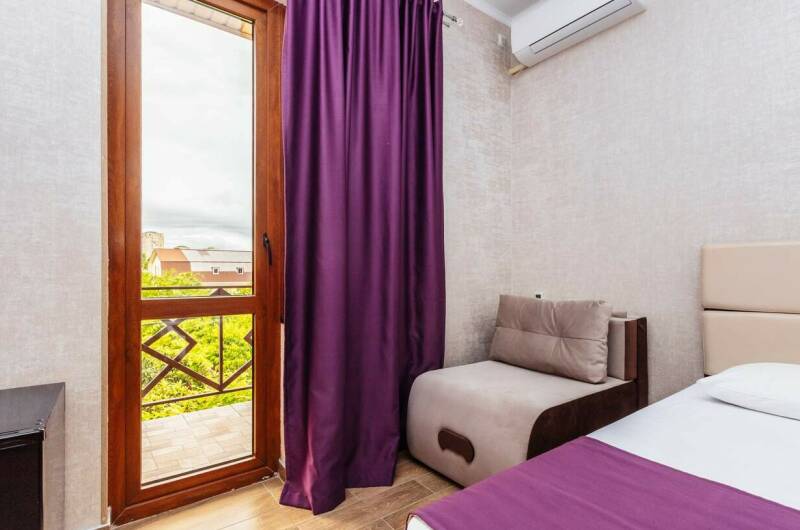 Номер с балконом на 2 м этаже