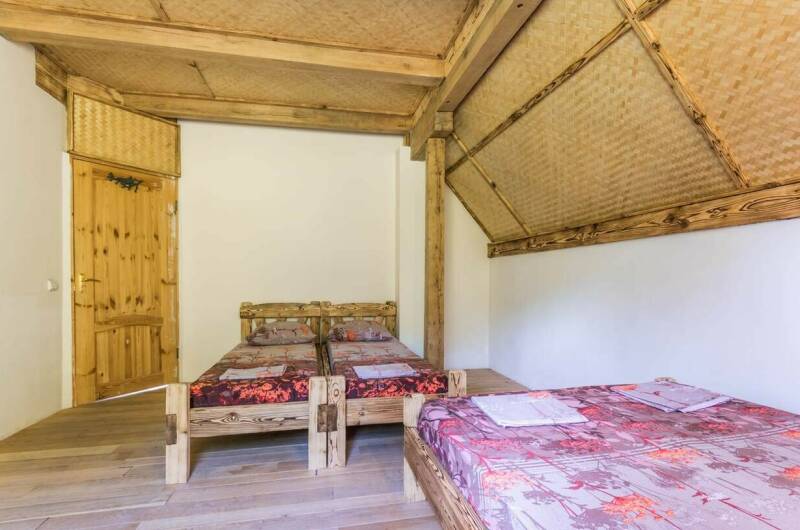 4-х местный бюджетный номер с удобствами на этаже