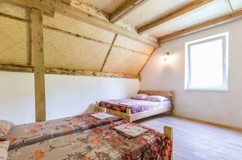 4-х местный бюджетный номер с удобствами на этаже