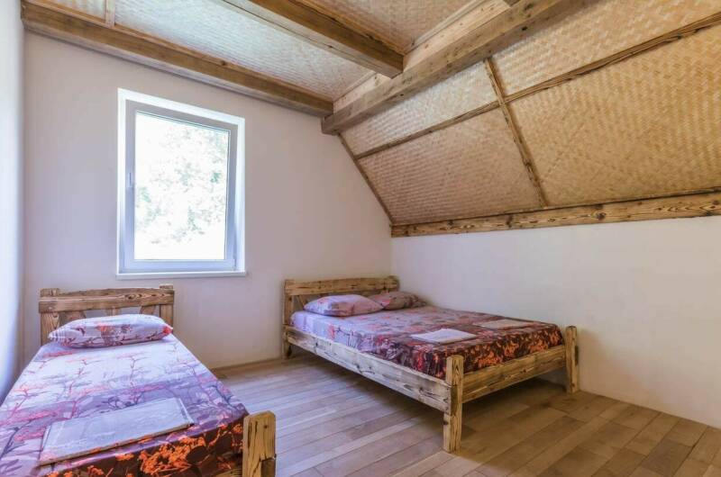 3-х местный бюджетный номер с удобствами на этаже