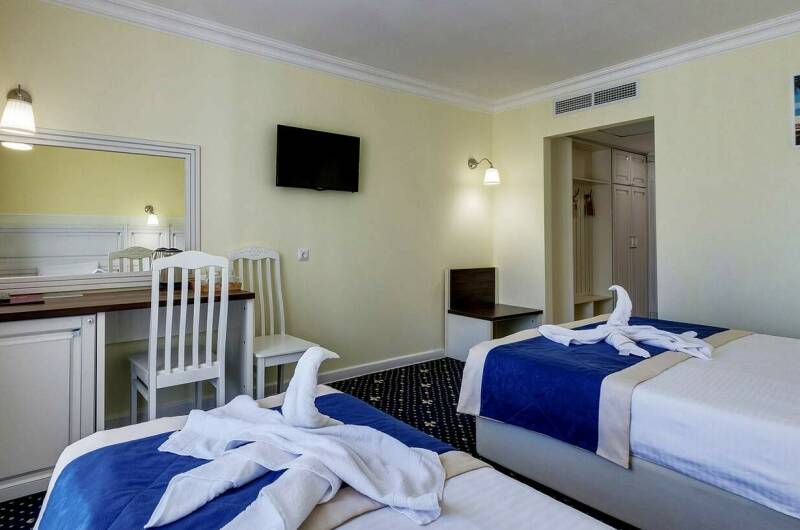 3-х местный маленький балкон с видом на море 5этаж