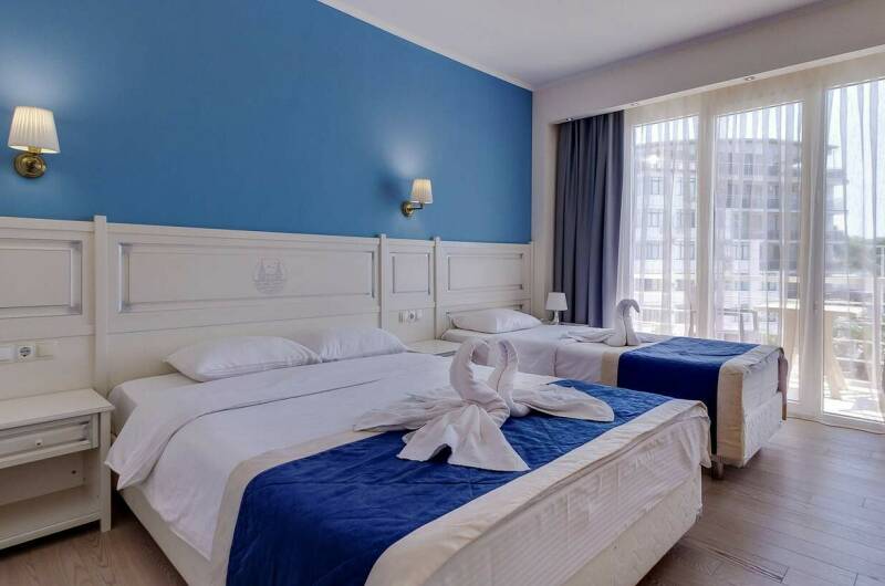 3-х местный номер с балконом с видом на море