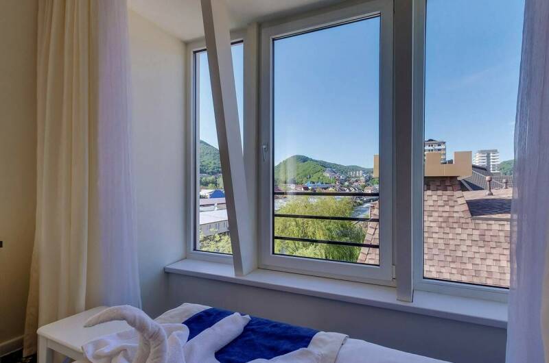 4-х местный маленький балкон с видом на море 5этаж