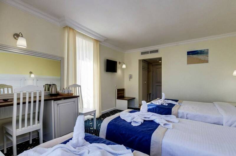 4-х местный маленький балкон с видом на море 5этаж